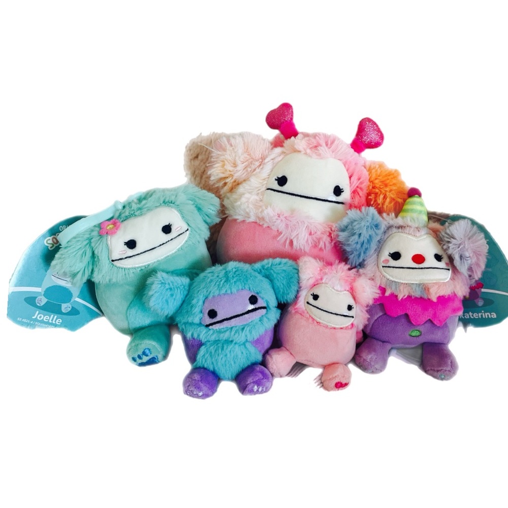Bigfoot Squishmallow Toy Set clips, 5”, micromallow